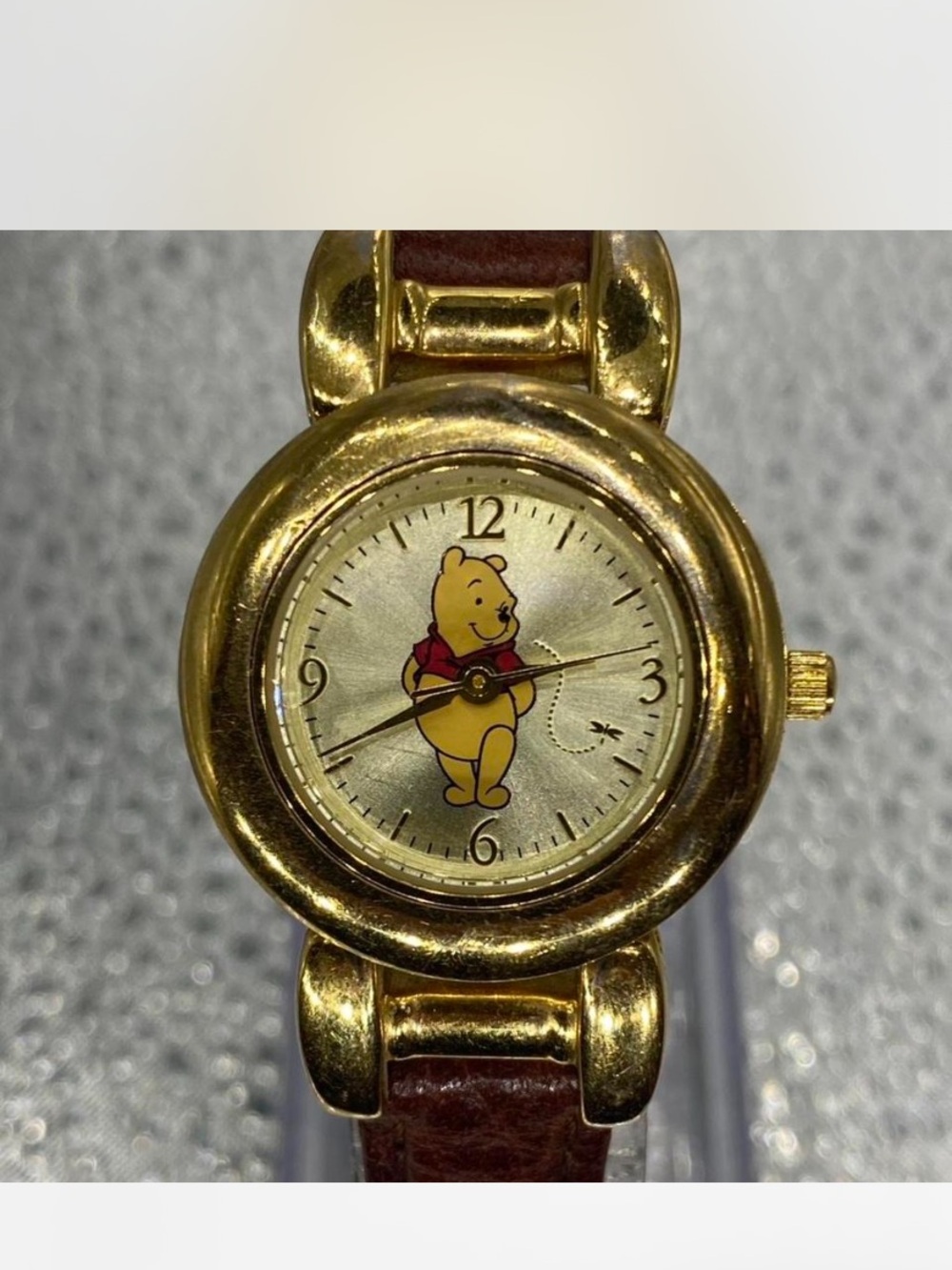 Disney ^^^ Winnie the Pooh ***  Gold Tone Character Watch \  Collectors  ^^^